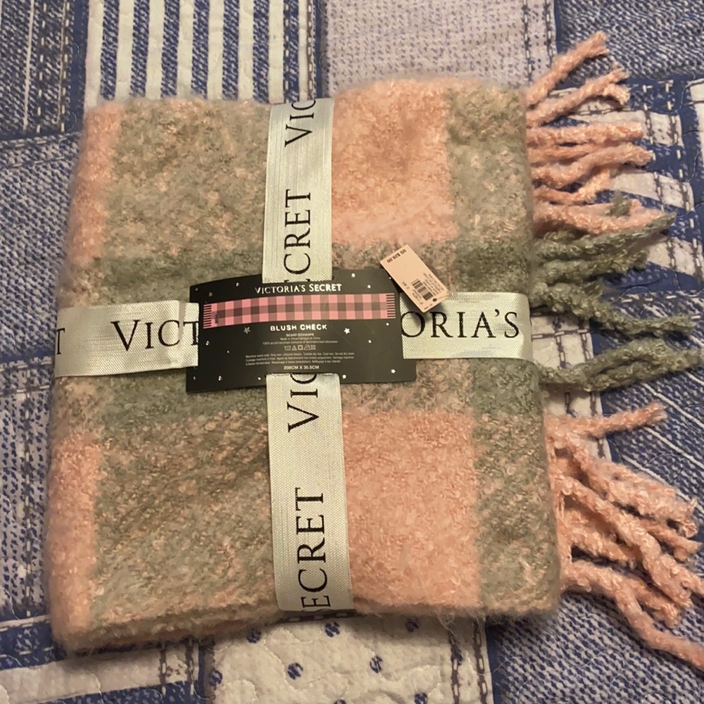 Brand new Victoria secret SCARF